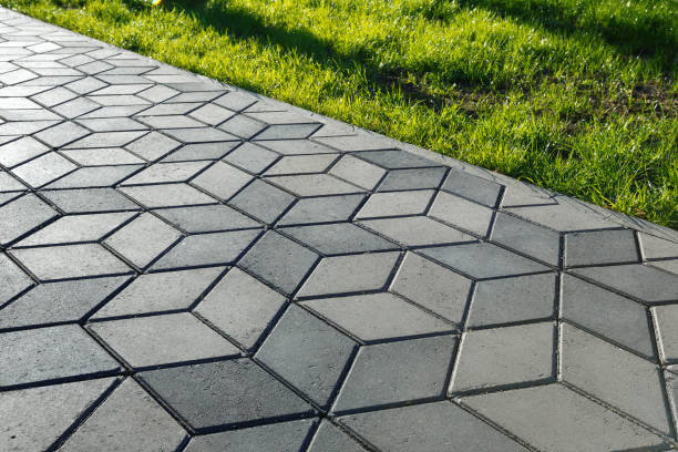 Best Driveway Paving Company  in Ellinwood, KS