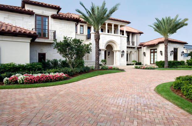 Best Professional Driveway Pavers  in Ellinwood, KS