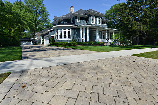 Best Driveway Pavers Contractor  in Ellinwood, KS